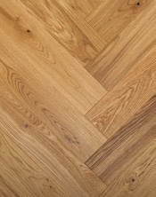OAK HERRINGBONE VARNISHED