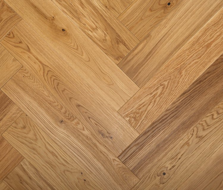 OAK HERRINGBONE VARNISHED