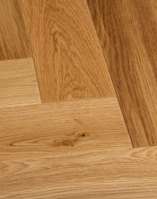 OAK HERRINGBONE VARNISHED