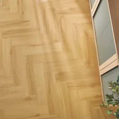 Klijuojamos vinilinės grindys eglute Arbiton Amaron Herringbone Mineral Dryback DAS 227 Virgin Oak